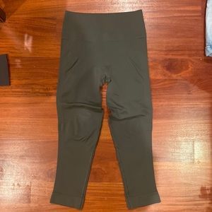 LULULEMON COMPRESSION LEGGING